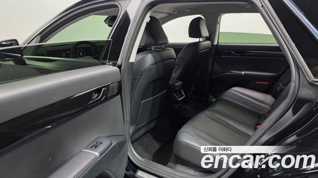 Hyundai Grandeur 2023 — ფოტო 11/20