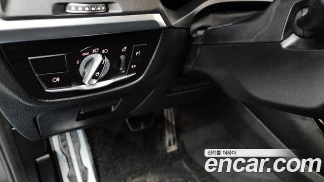 BMW X3 2022 — ფოტო 27/32