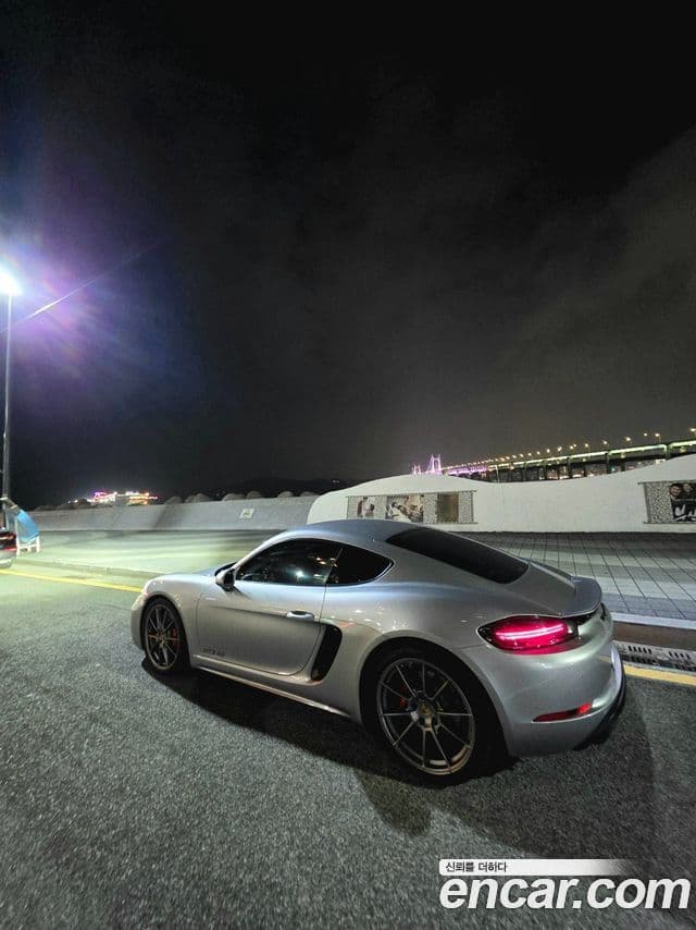 Porsche 718 Cayman 2021 — ფოტო 2/14