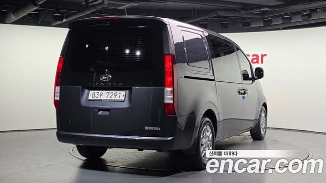 Hyundai Staria 2021 — Фото 2/20