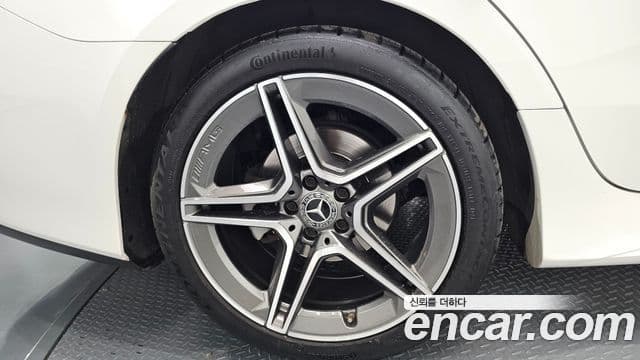 Mercedes-Benz CLS-Class 2019 — Фото 5/20