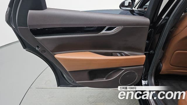 Genesis G80 2022 — Photo 15/34