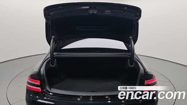 Genesis G80 2022 — Photo 12/34