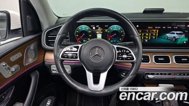 Mercedes-Benz GLE-Class 2020 — Şəkil 13/20