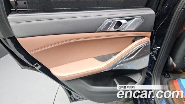 BMW X6 2023 — Photo 8/36