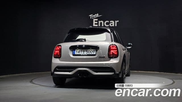 Mini Cooper S 2022 — ფოტო 4/20