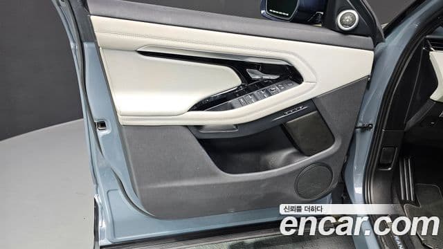 Land Rover Range Rover Evoque 2020 — Photo 12/32