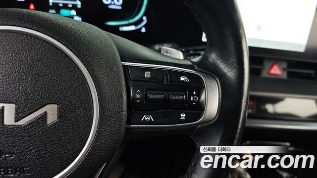 Kia Sportage 2021 — ფოტო 15/20