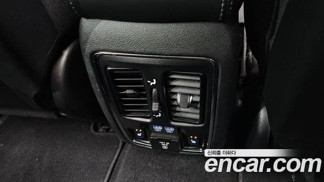 Jeep Grand Cherokee 2020 — Photo 24/35