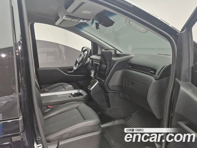 Hyundai Staria 2025 — Şəkil 8/20