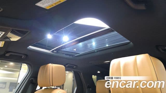Land Rover Discovery 5 2019 — ფოტო 19/20