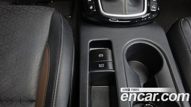 Kia Seltos 2021 — Şəkil 15/20