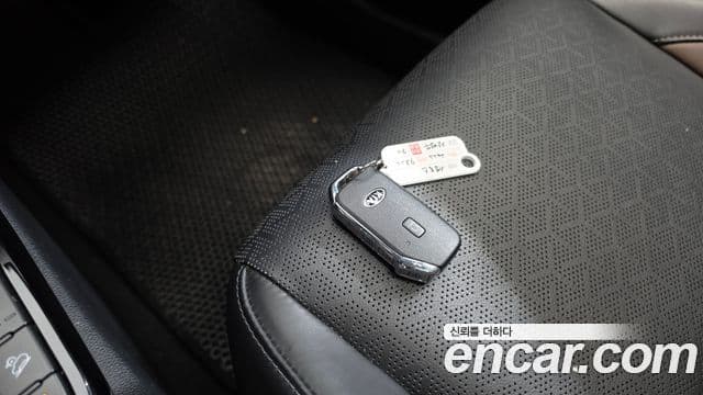 Kia Seltos 2021 — Şəkil 16/20