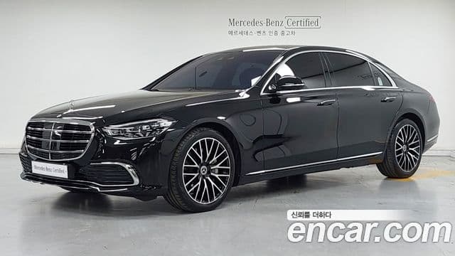 Mercedes-Benz S-Class 2025 — Photo 1/17
