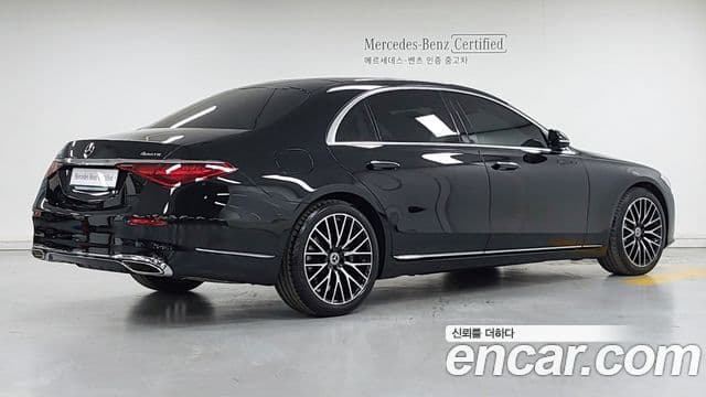 Mercedes-Benz S-Class 2025 — Photo 9/17