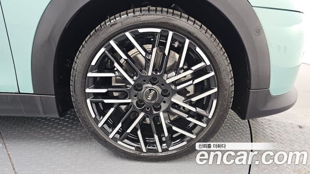 Mini Cooper S 2024 — Photo 15/31
