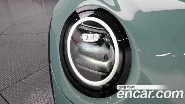 Mini Cooper S 2024 — Photo 19/31