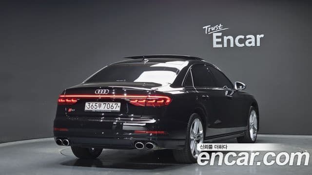 Audi S8 2020 — Photo 2/20