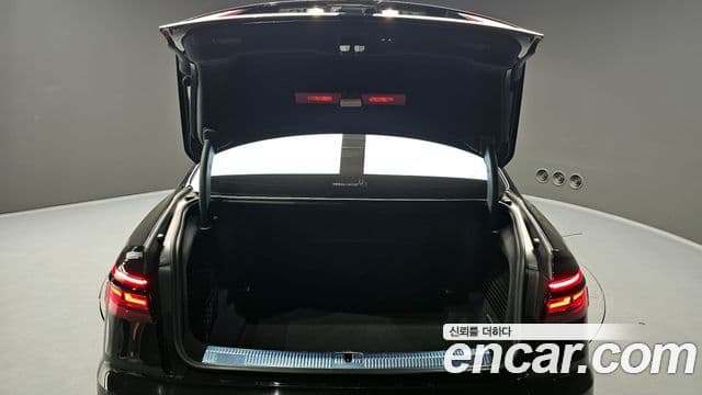 Audi S8 2020 — Photo 8/20