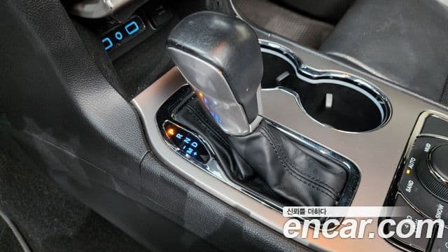 Jeep Grand Cherokee 2021 — Фото 9/20