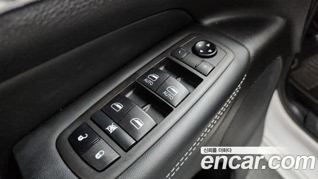 Jeep Grand Cherokee 2021 — Photo 1/35