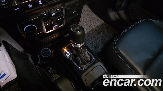 Jeep Wrangler 2023 — Şəkil 7/31