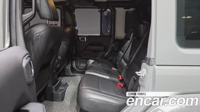 Jeep Wrangler 2023 — Şəkil 29/31