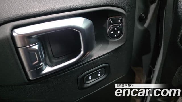 Jeep Wrangler 2023 — Şəkil 31/31