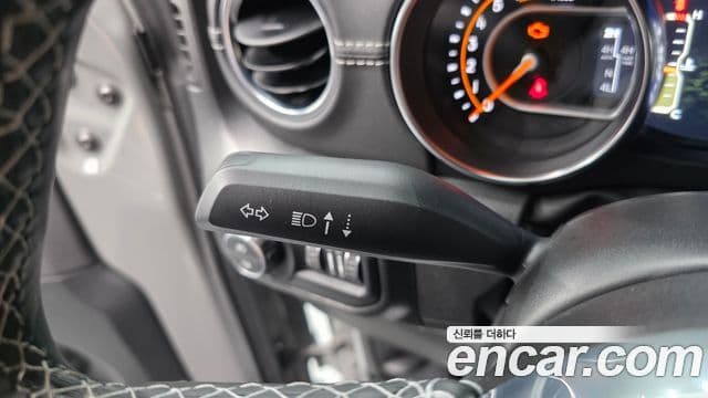 Jeep Wrangler 2023 — Şəkil 22/31