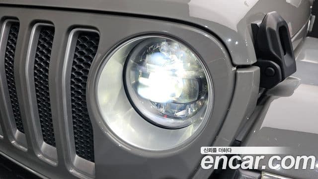 Jeep Wrangler 2023 — Şəkil 4/31