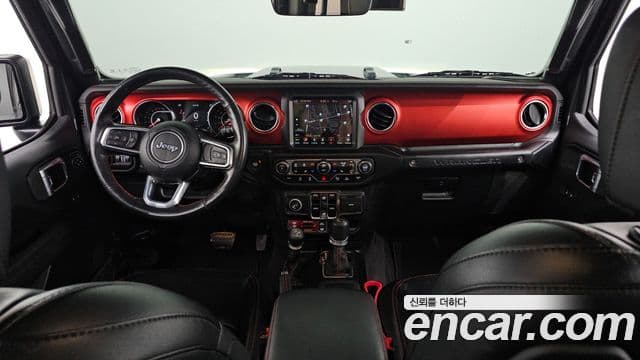 Jeep Wrangler 2021 — ფოტო 7/20