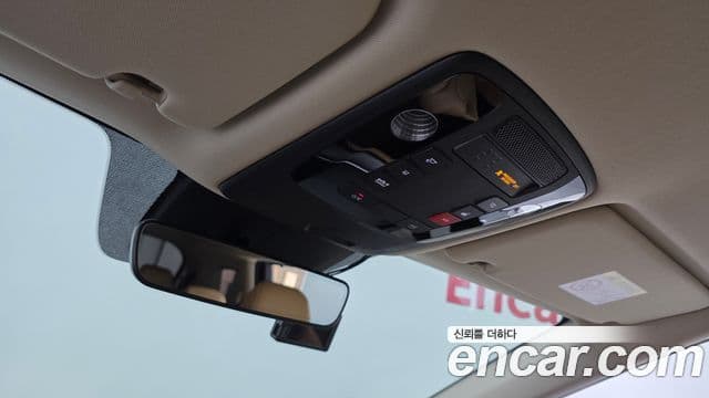 Kia Carnival 2022 — Şəkil 17/20