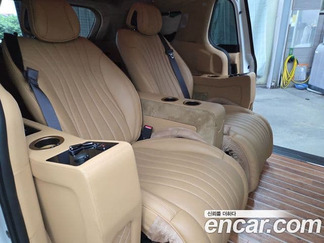 Kia Carnival 2022 — Фото 17/20