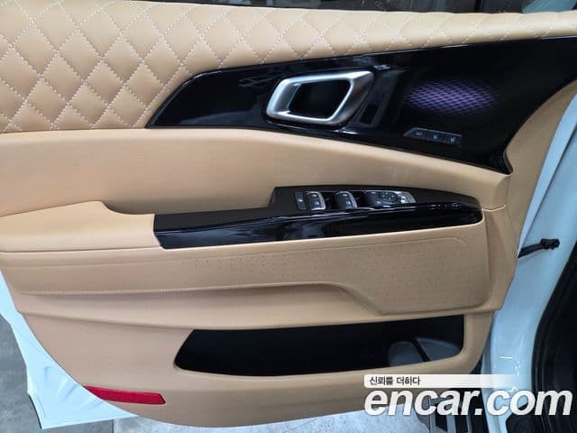 Kia Carnival 2022 — Фото 19/20