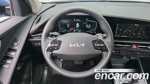 Kia Niro 2022 — Фото 13/20