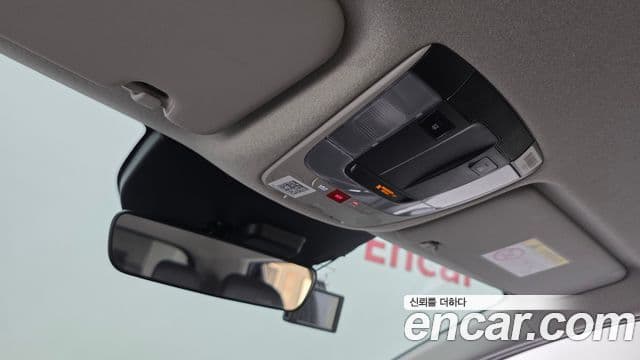 Kia Niro 2022 — Фото 17/20