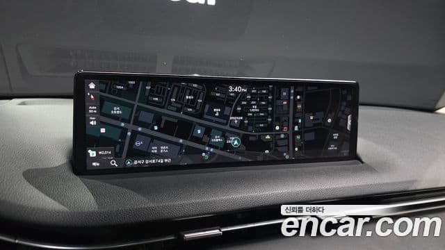 Genesis GV70 2021 — ფოტო 14/20