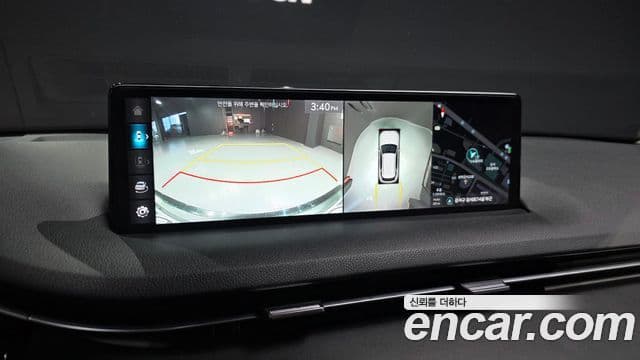 Genesis GV70 2021 — ფოტო 15/20