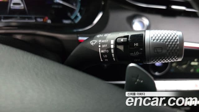 Genesis GV70 2021 — ფოტო 19/20