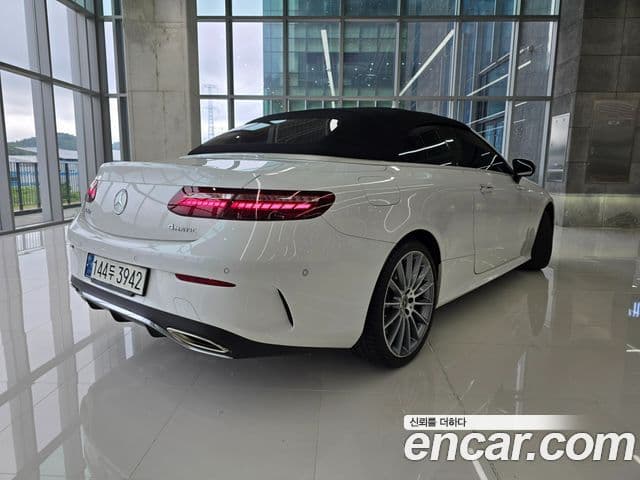 Mercedes-Benz E-Class 2022 — Фото 4/20