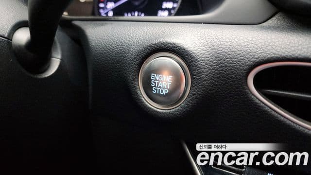Hyundai Sonata 2022 — ფოტო 19/20