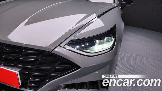 Hyundai Sonata Hybrid 2022 — Photo 9/30