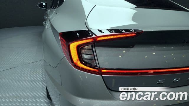 Hyundai Sonata Hybrid 2022 — Photo 18/30