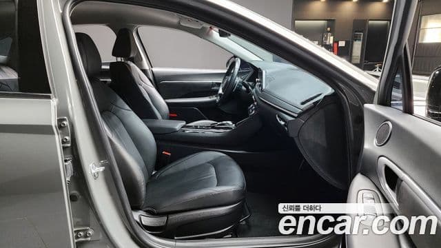 Hyundai Sonata Hybrid 2022 — Photo 1/30