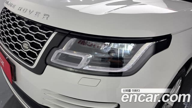 Land Rover Range Rover 2021 — Photo 30/45