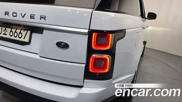 Land Rover Range Rover 2021 — Photo 35/45