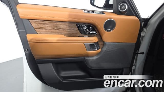 Land Rover Range Rover 2021 — Photo 22/45