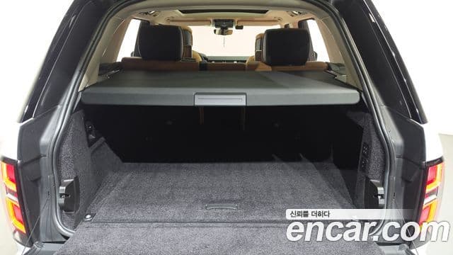 Land Rover Range Rover 2021 — Photo 32/45
