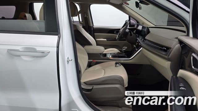Kia Carnival 2022 — Фото 11/20
