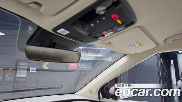Kia Carnival 2022 — Фото 18/20